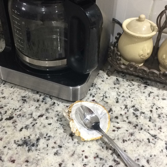 Painted oyster shells - Picture 7 of 8